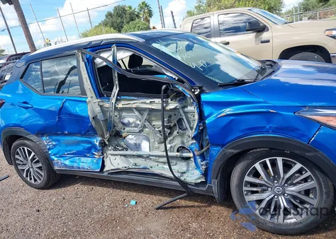 2021 Nissan Kicks Sv Xtronic Cvt z USA, uszkodzony, nr VIN 3N1CP5CV2ML541107